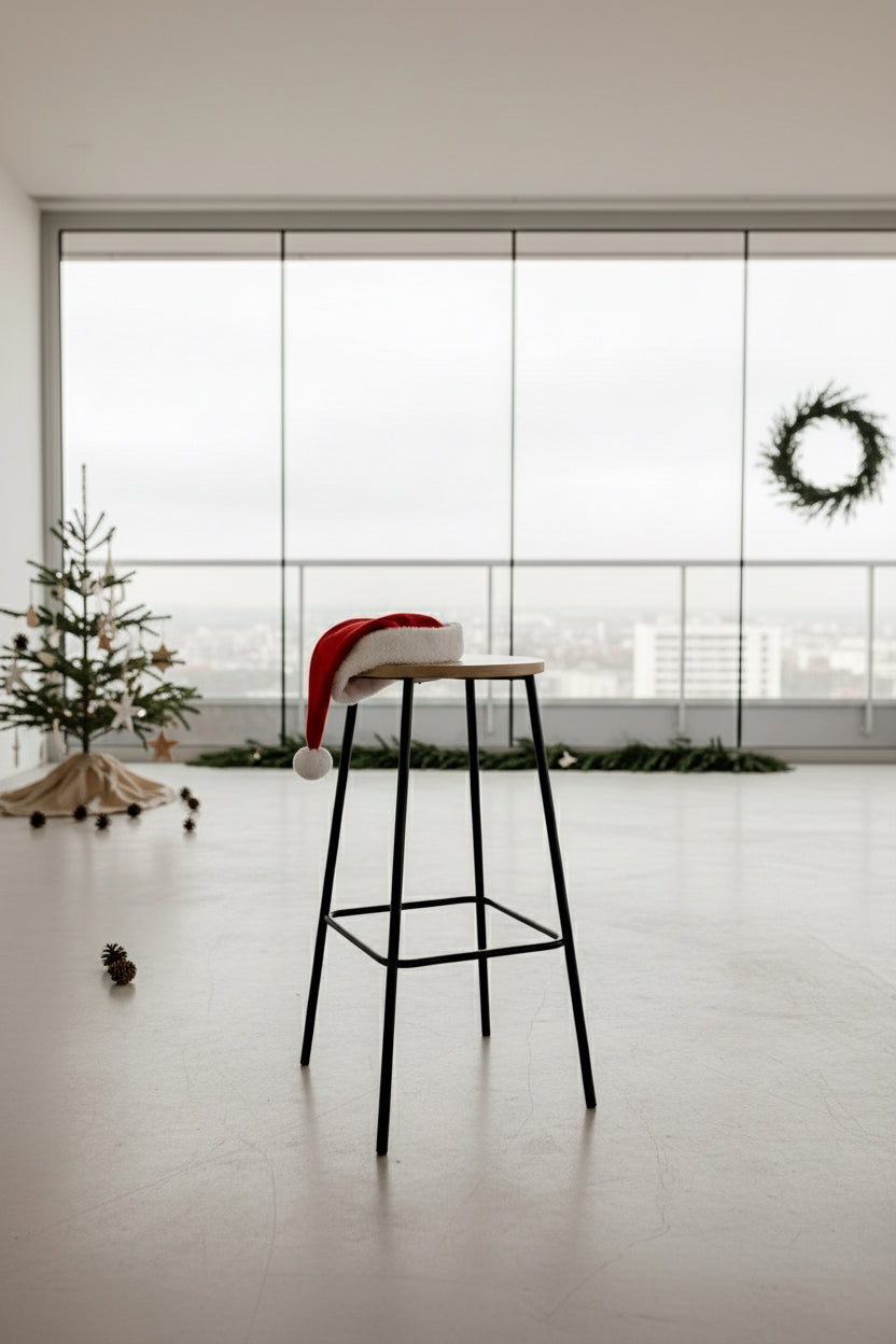 STOOL SHOWING A CHRISTMAS HAT